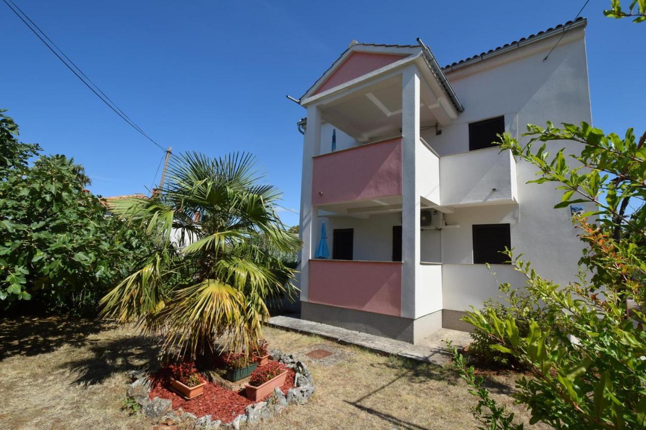 Apartments Petrovic Malinska Ngoại thất bức ảnh
