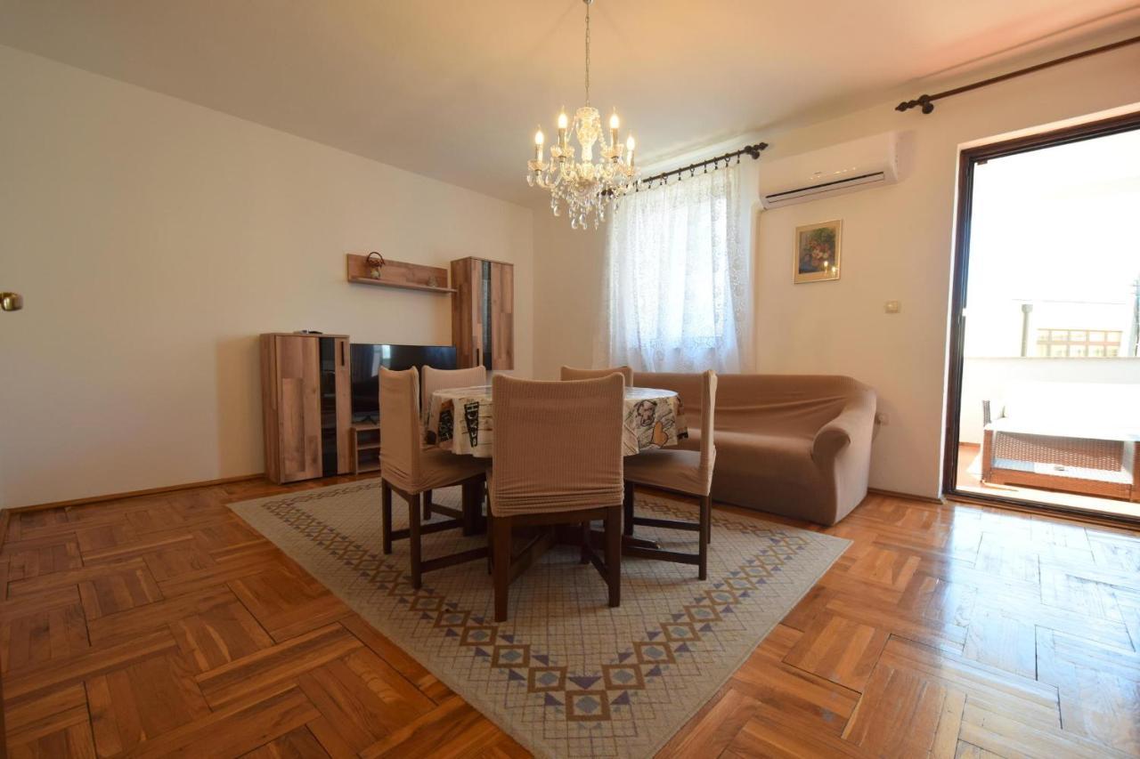 Apartments Petrovic Malinska Ngoại thất bức ảnh