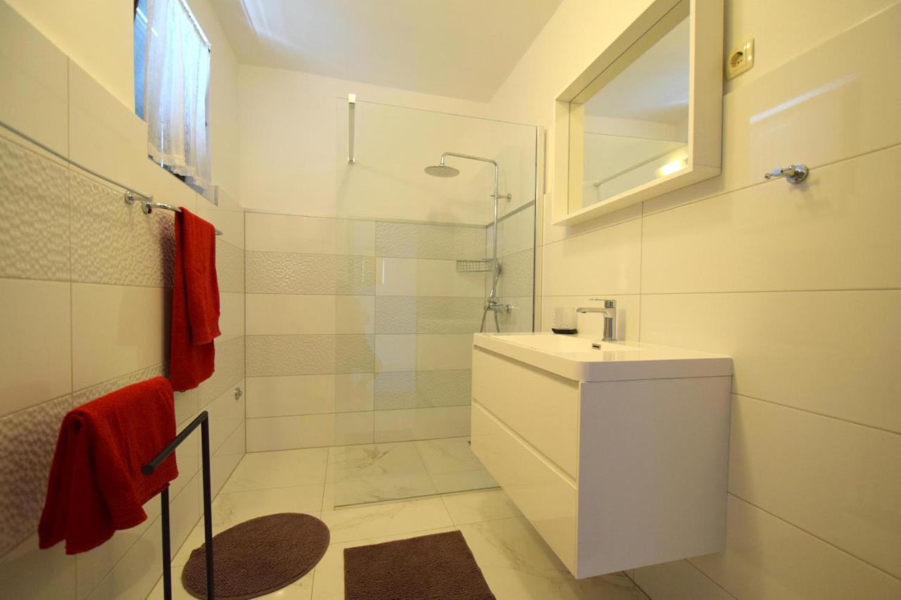 Apartments Petrovic Malinska Ngoại thất bức ảnh