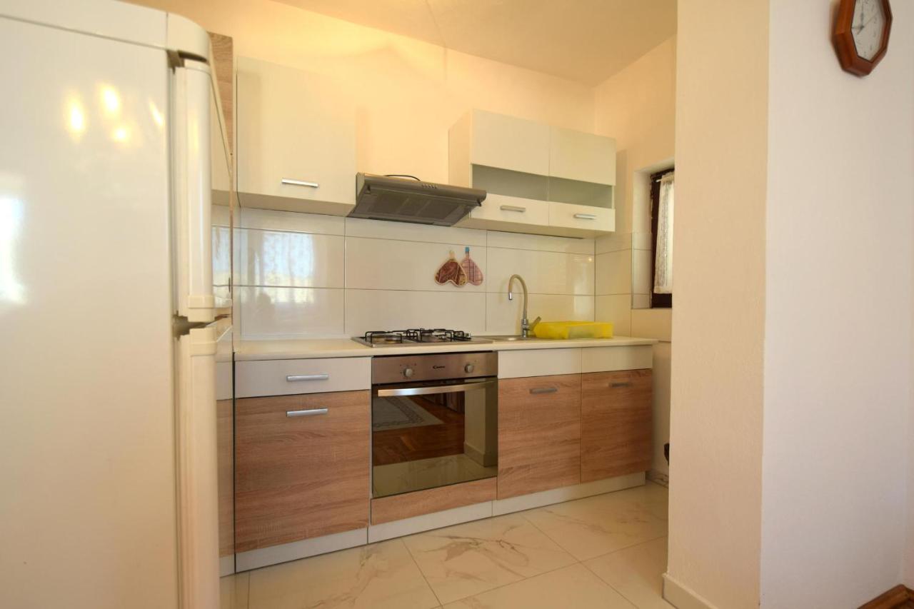 Apartments Petrovic Malinska Ngoại thất bức ảnh